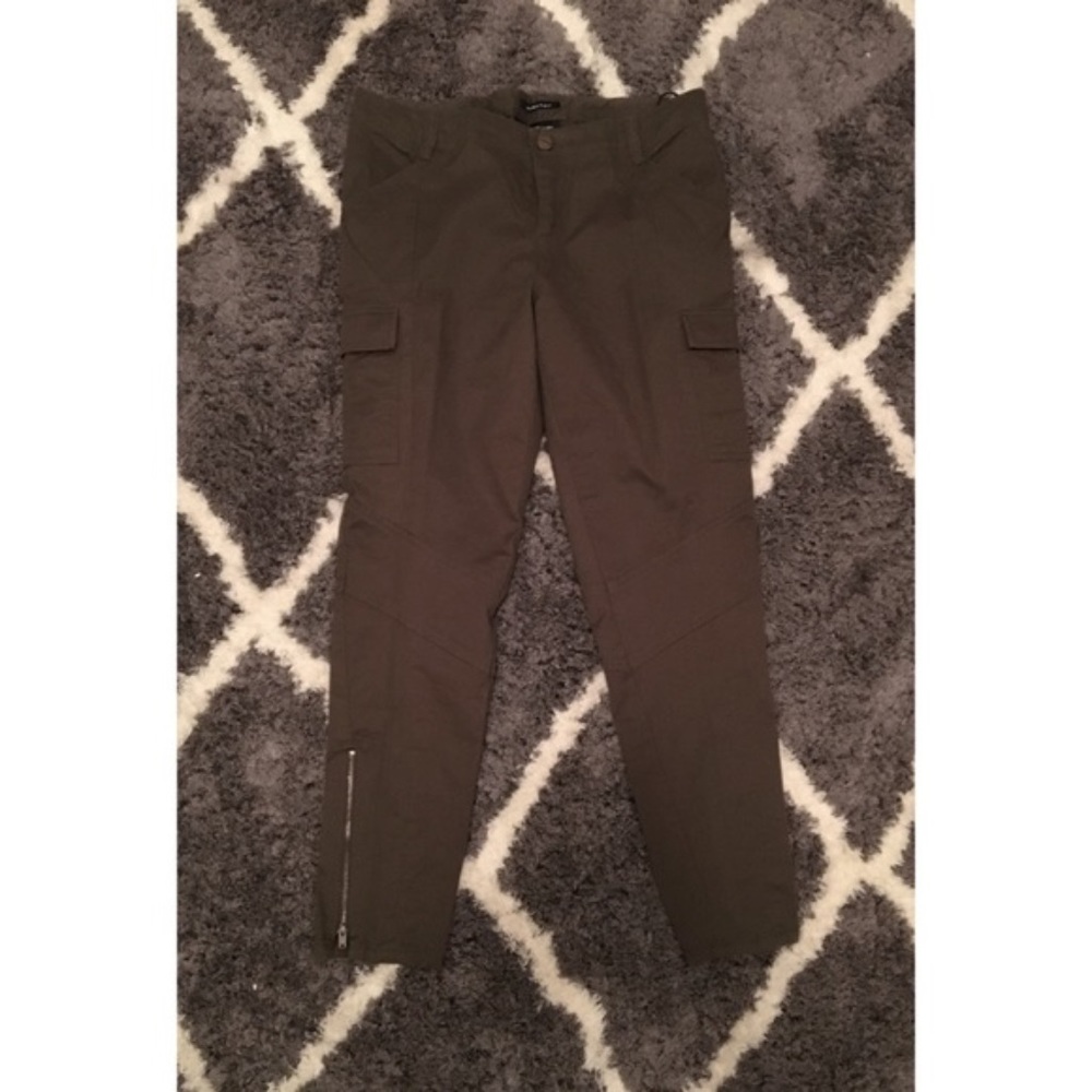 jones new york cargo pant - new without tags