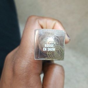 BNIB Mac Rouge en Snow Snowball lipstick