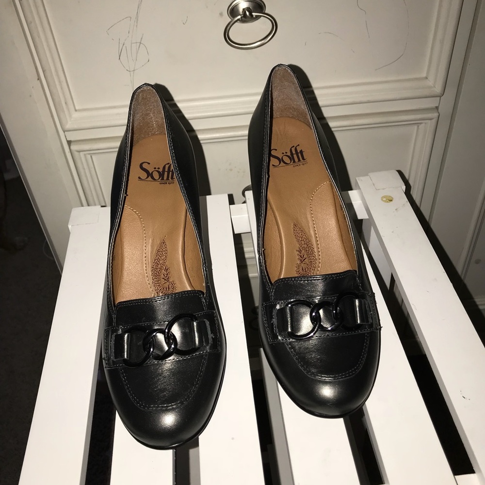 Womens sofft grey pumps