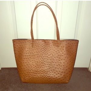 Reversible tote