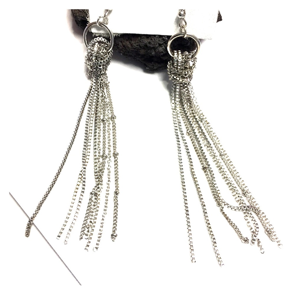 Urban Outfitters Silver Knotted Tassel Earrings - Picture 2 of 6