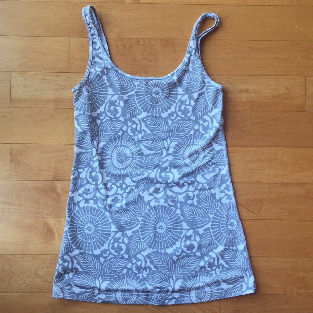 Lululemon tank