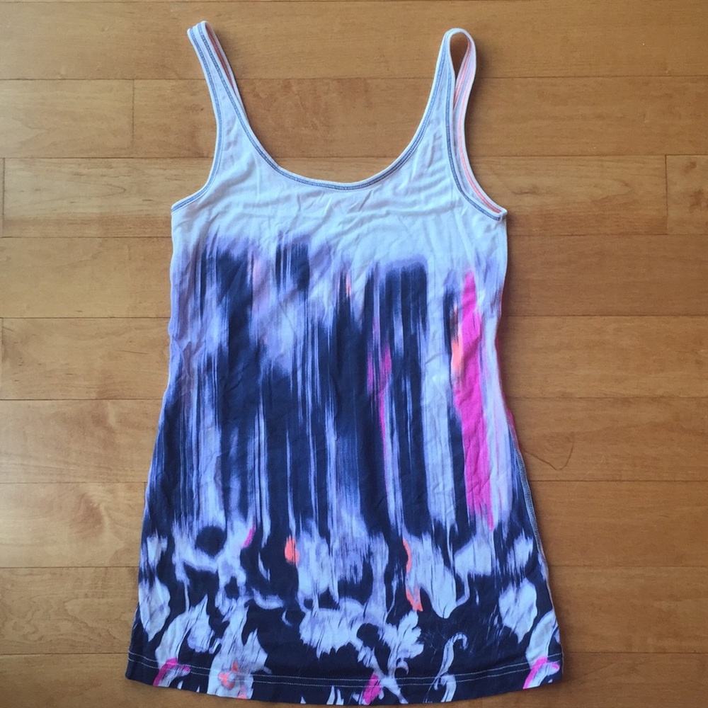 Lululemon tank top