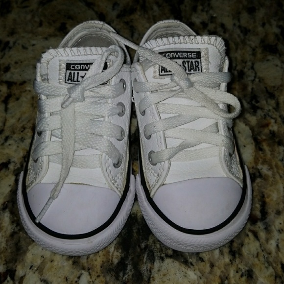 Kids white convervser low top sneaker - Picture 1 of 3
