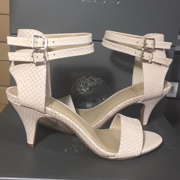 Vince Camuto VP-Maisley2 - Picture 1 of 8