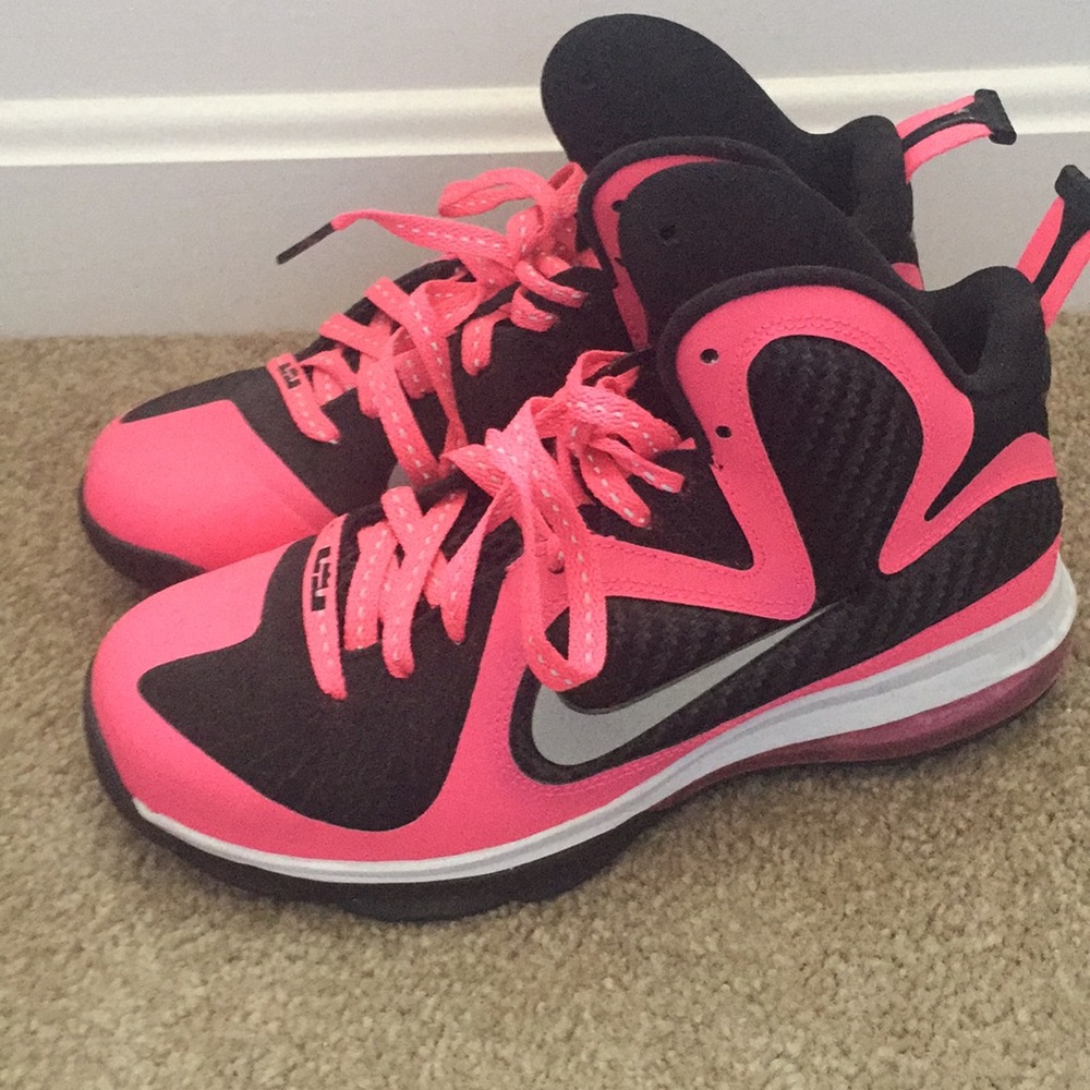 LEBRON SNEAKERS