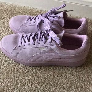 Suede Pumas