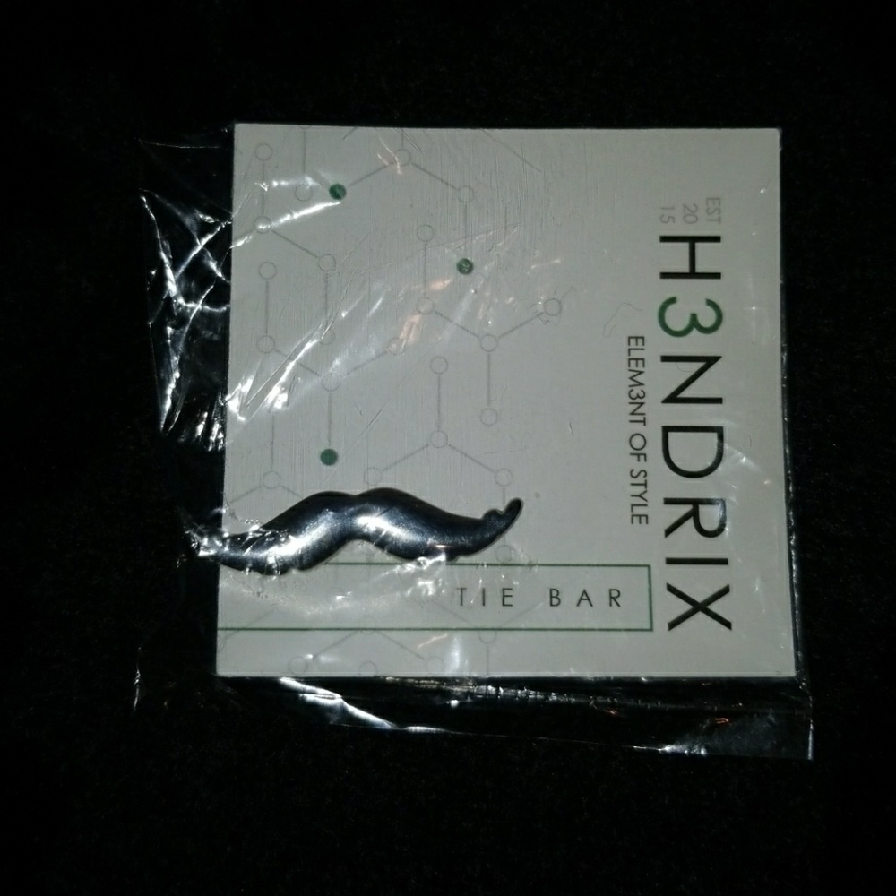 Hendricks Mustahce Tie Bar
