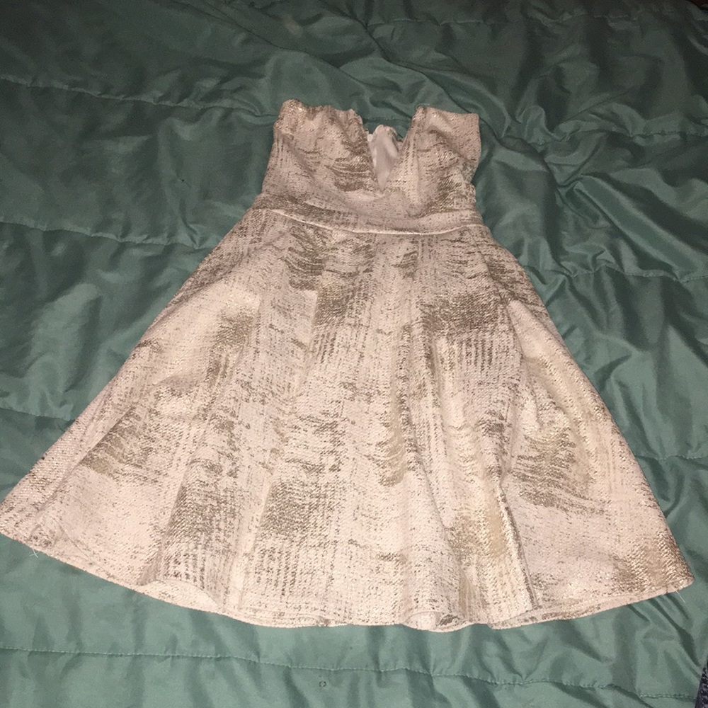 Deep neck strapless dress