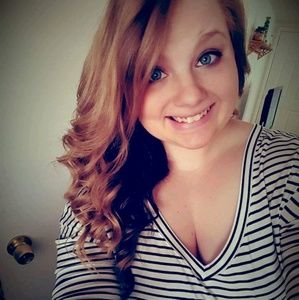 Meet your Posher, Caitlin