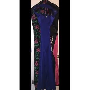 Woman’s Royal Blue Off Shoulder Dress