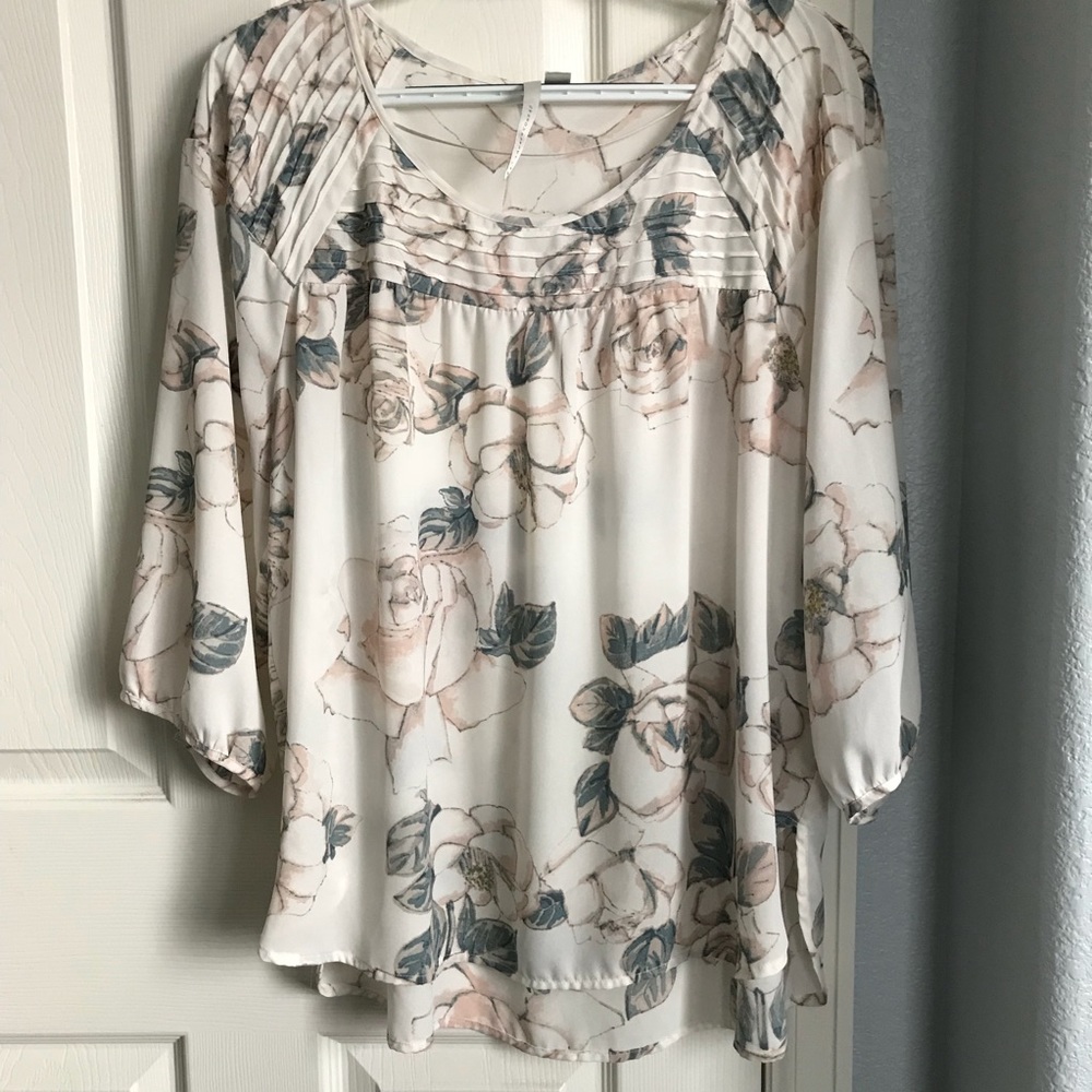 LC Lauren Conrad Long Sleeve Floral Top