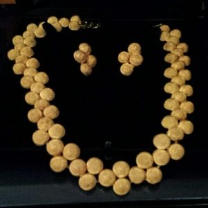 Gold necklace and earring set