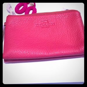 Excellent Gift!! Coach Wristlet pbl leather