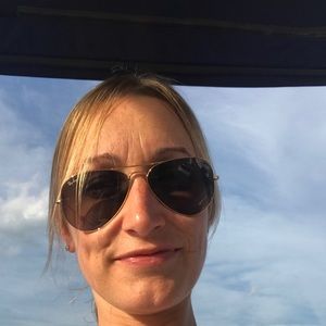 Meet your Posher, Olivia