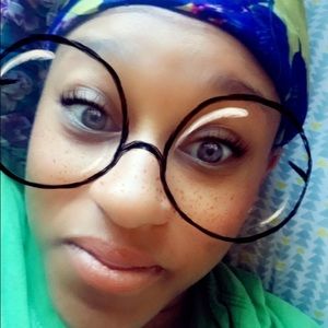 Meet your Posher, Talia