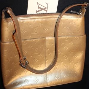 FLASH SALE🔥💯% Authentic Louisvuitton  Mat Sutter