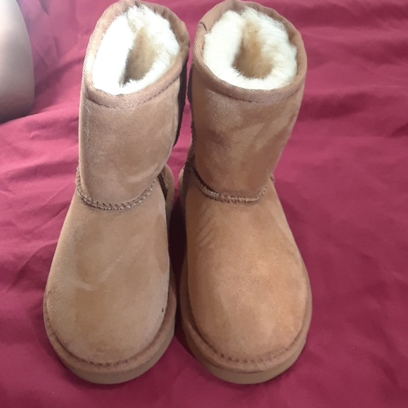 Uggs - Picture 1 of 2