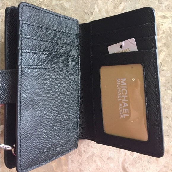 ❌SOLD❌Michael Kors Black Saffiano Wallet - Picture 3 of 6