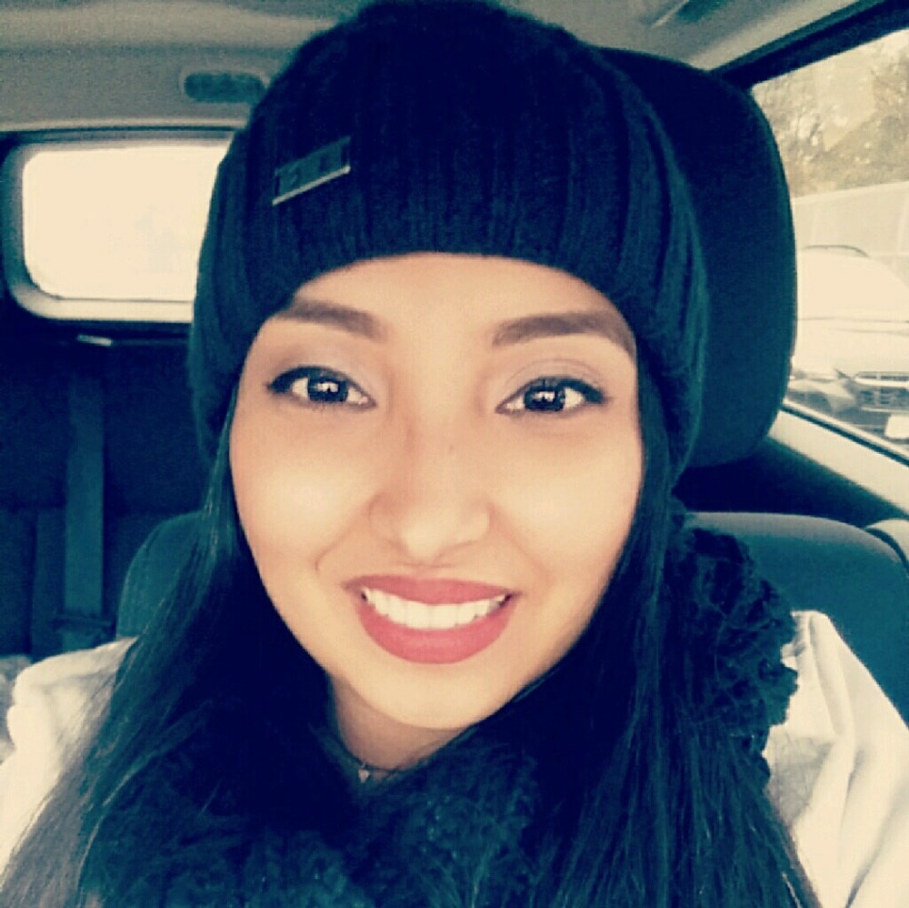 Meet your Posher, Gloria