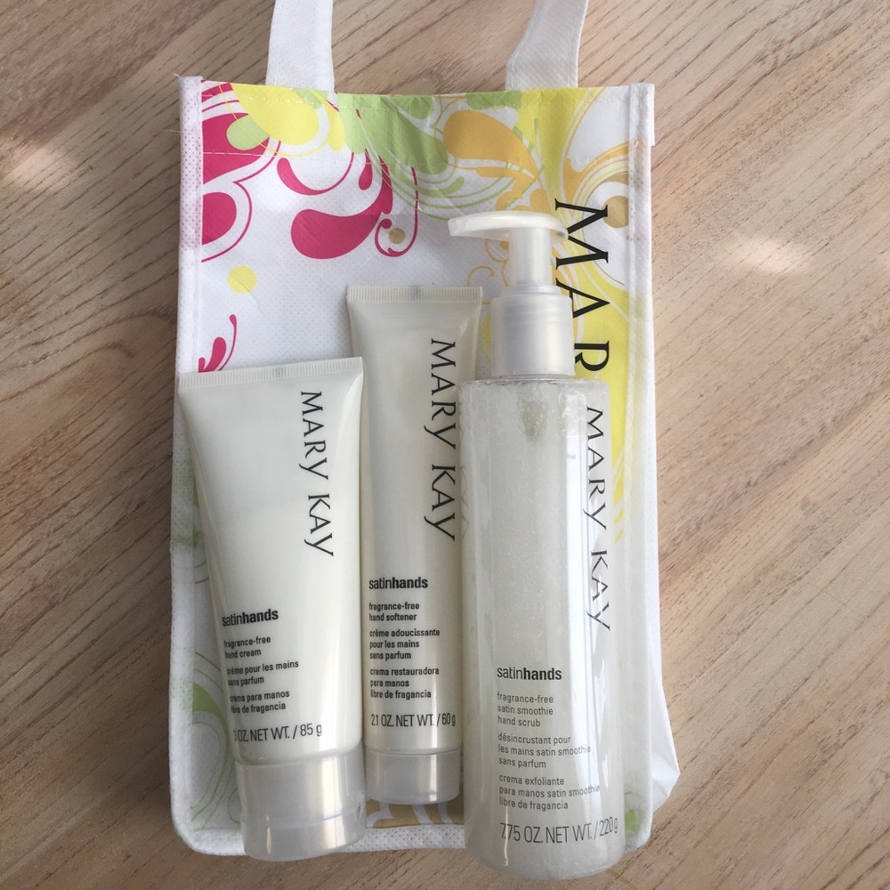 NIB Mary Kay Satin Hands Set-Fragrance Free