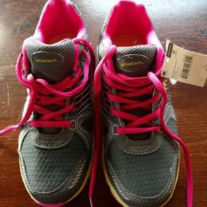 **sold**Shoes tennis