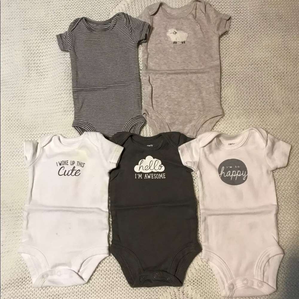 Carters 5-Pack body suits + 2 hats