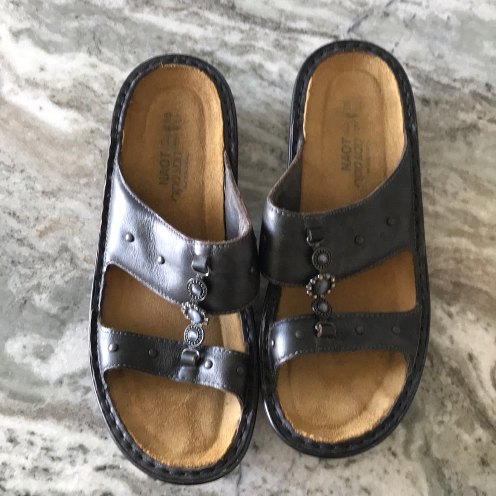 Black Ladies Naot sandals.  size38