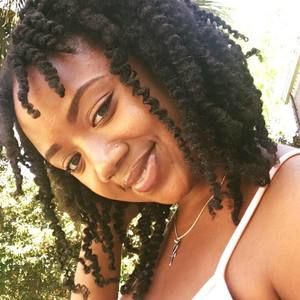 Meet your Posher, Alexis