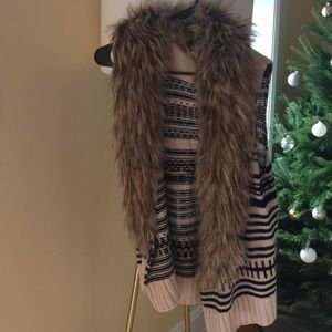 Long knit vest with faux fur collar, never worn
