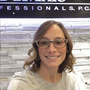 Meet your Posher, Lori