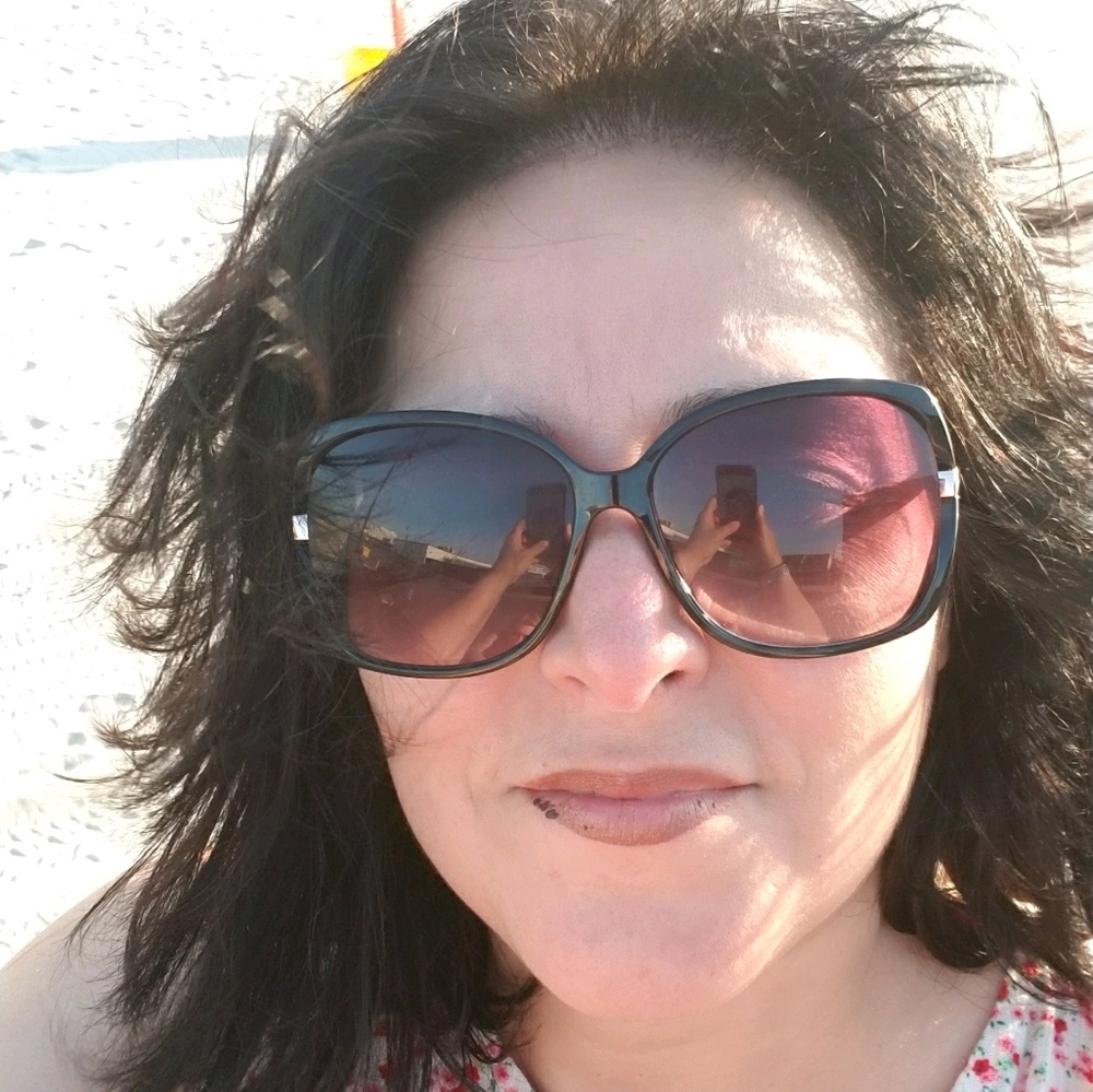 Meet your Posher, Sherry