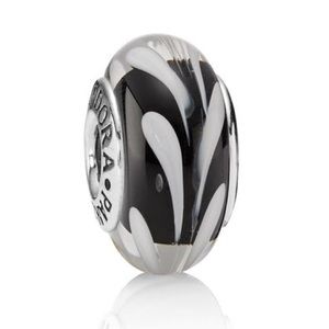 Pandora Black/White Swirly Swirl