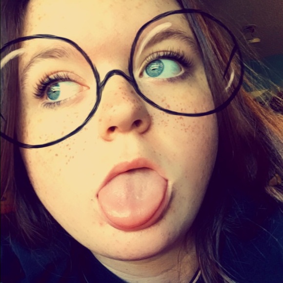 Meet your Posher, Ashlyn - Picture 1 of 1