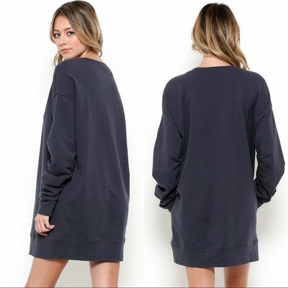 🆕Oversized Sweatshirt Dress with Pockets - Picture 2 of 3