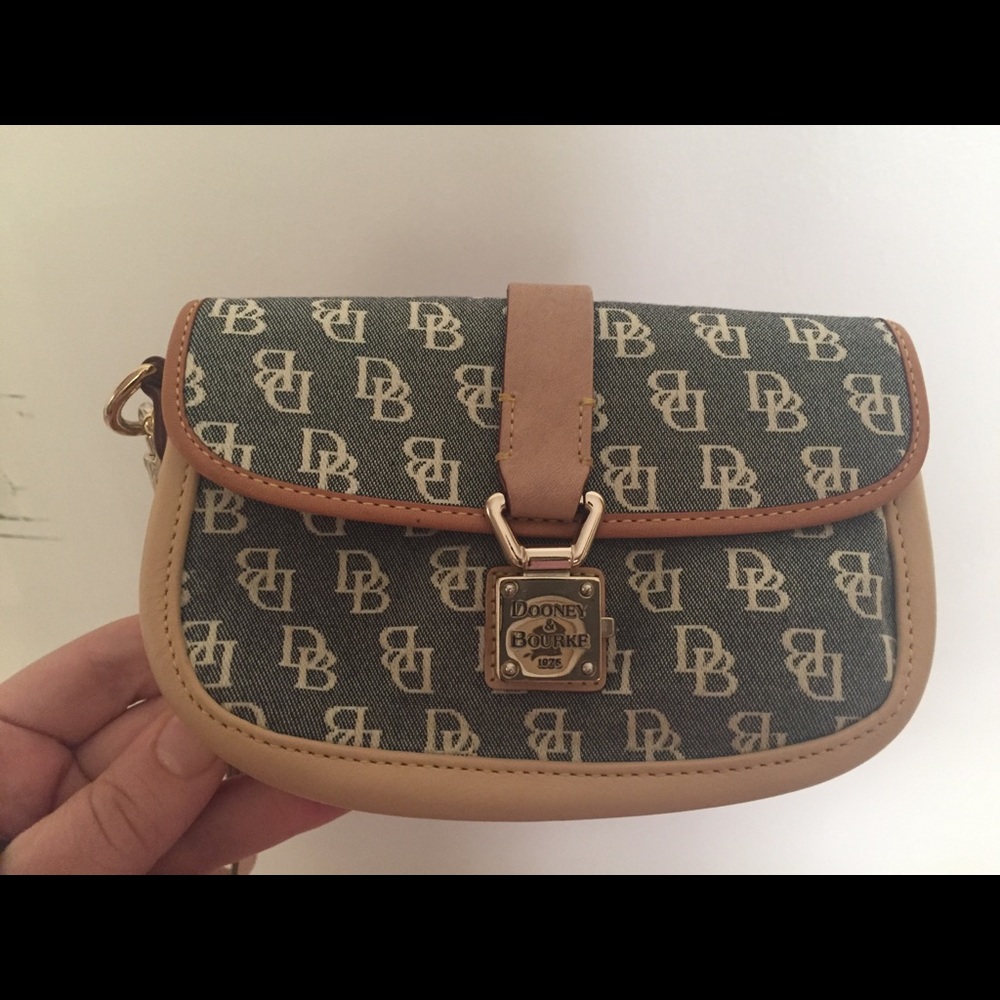 Dooney & Bourke Wristlet