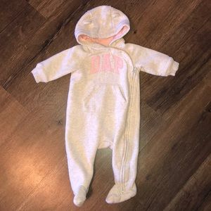 ‼️SOLD‼️ Baby Gap Pink & Cream Winter Onesie