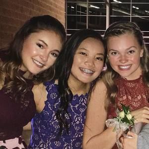 Meet your Posher, Elizabeth