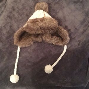 NWOT Cable Knit Fur Pom Pom Beanie