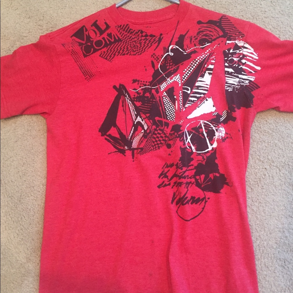 Red graphic tshirt