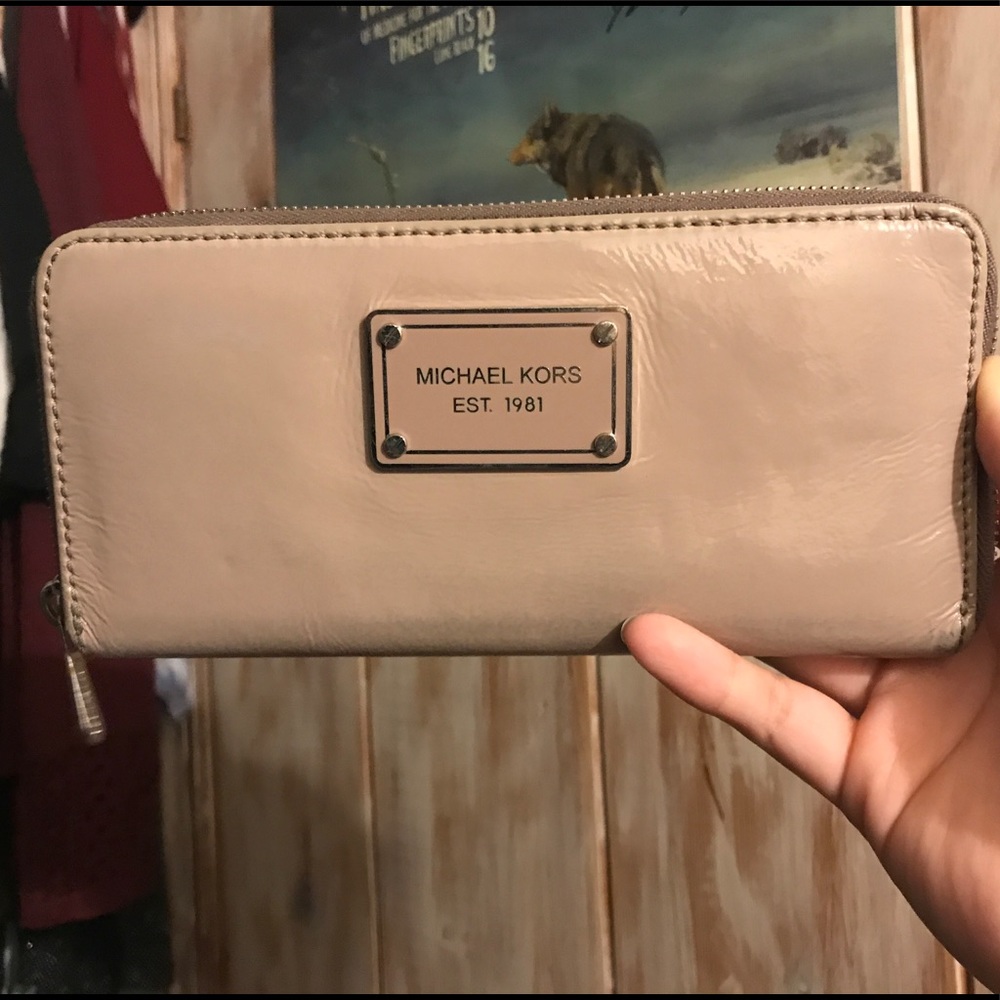 Michael Kors Blush Wallet