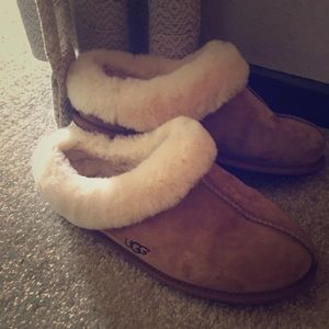 UGG Australia Moraene Slippers (Chestnut)