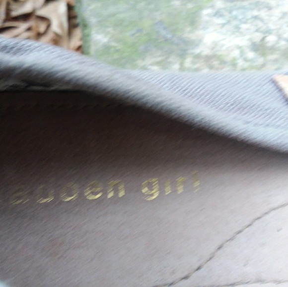 Slide on shoes - Picture 3 of 3