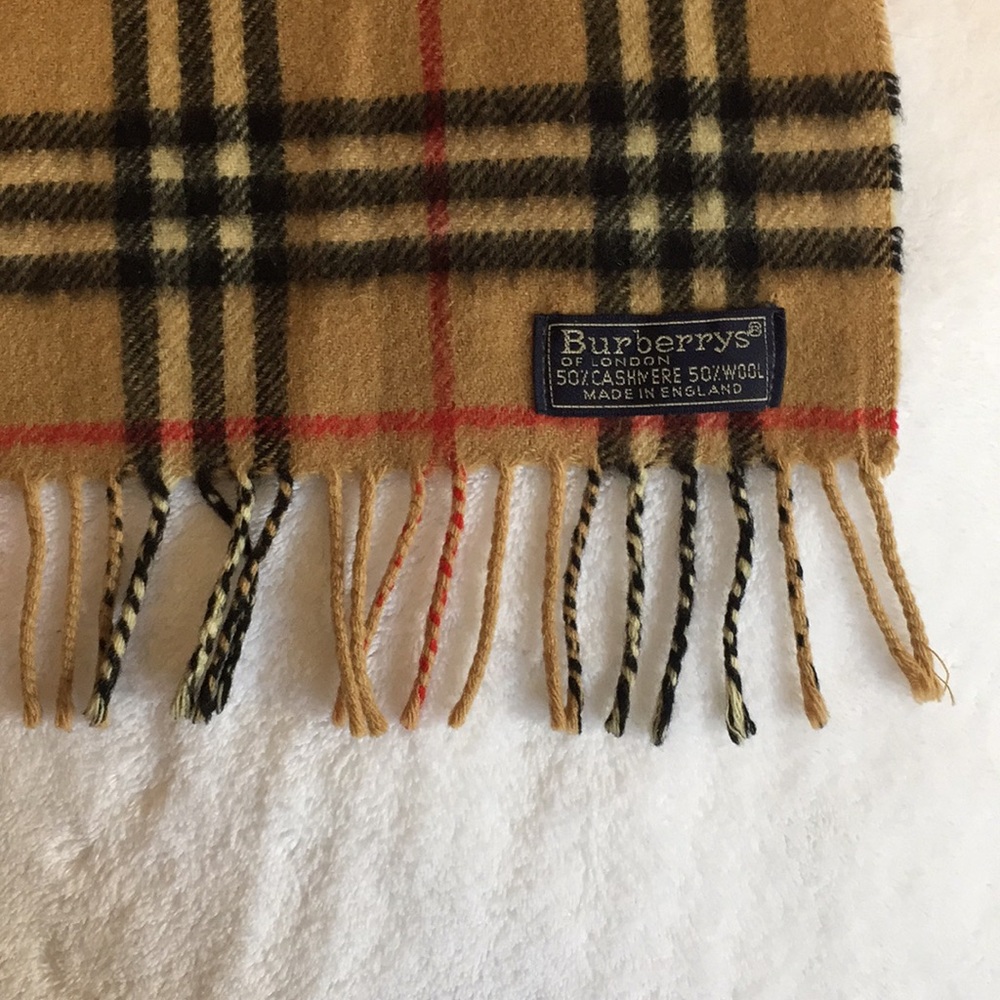 Authentic Vintage Burberry scarf - Picture 2 of 6