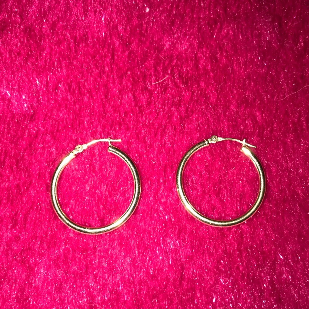 Gold Hoop Earrings!