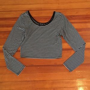 Black and white stripe long sleeve crop top