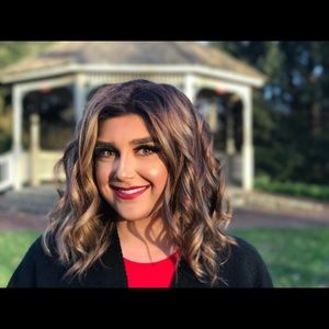 Meet your Posher, Caitlin