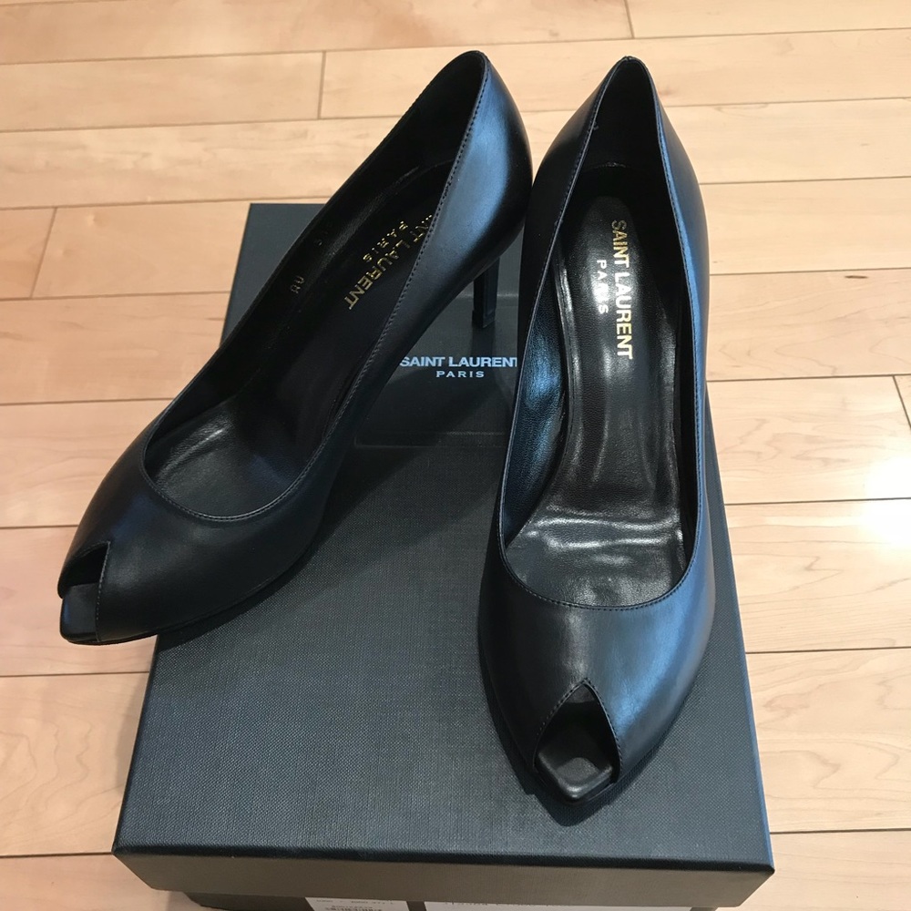 BRAND NEW Saint Laurent open toe pumps