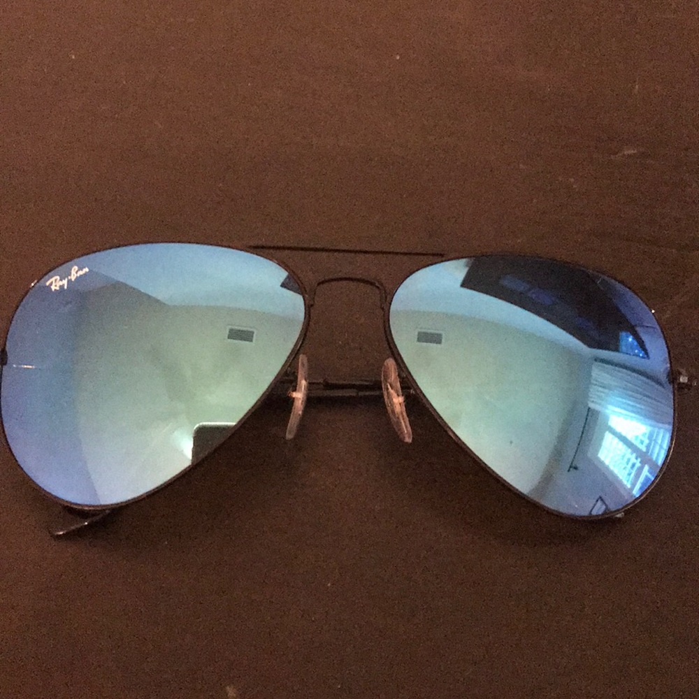 Blue lens, Black frame Rayban Aviators