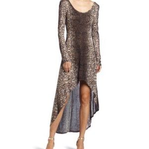 Romeo and Juliet Couture high low long sleeve sweater dress. Sz small NWT